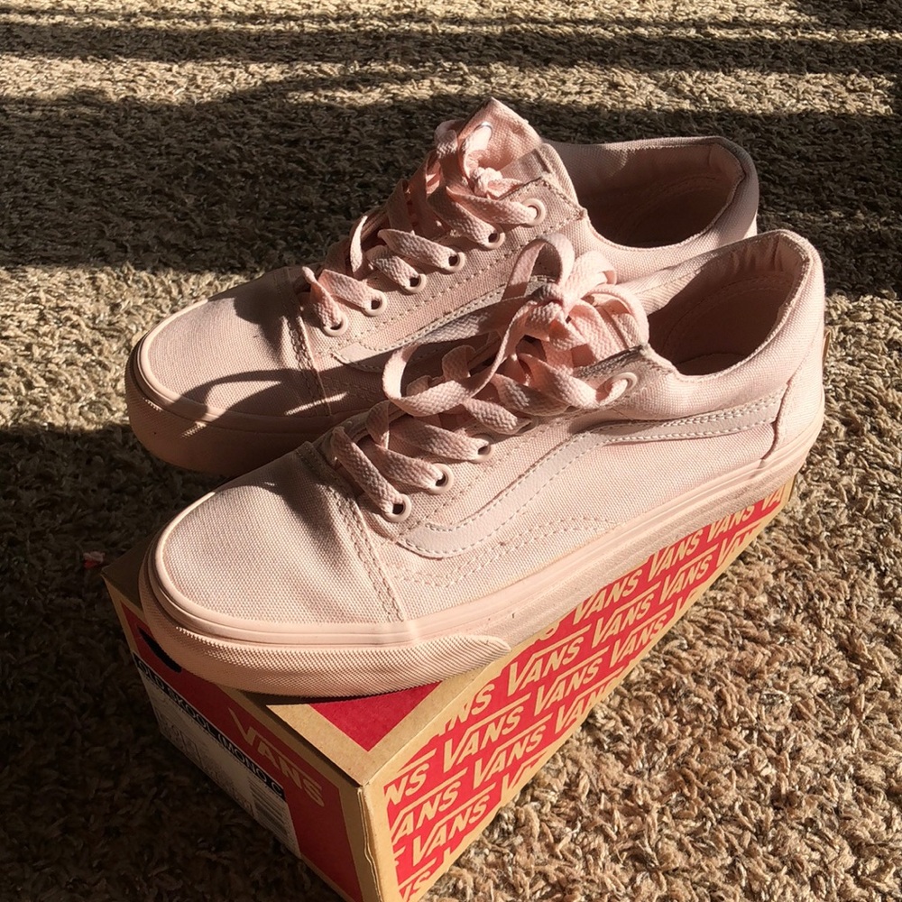 Vans Old Skool Mono Canvas Sneaker in Peach Blush Women’s US 6.5